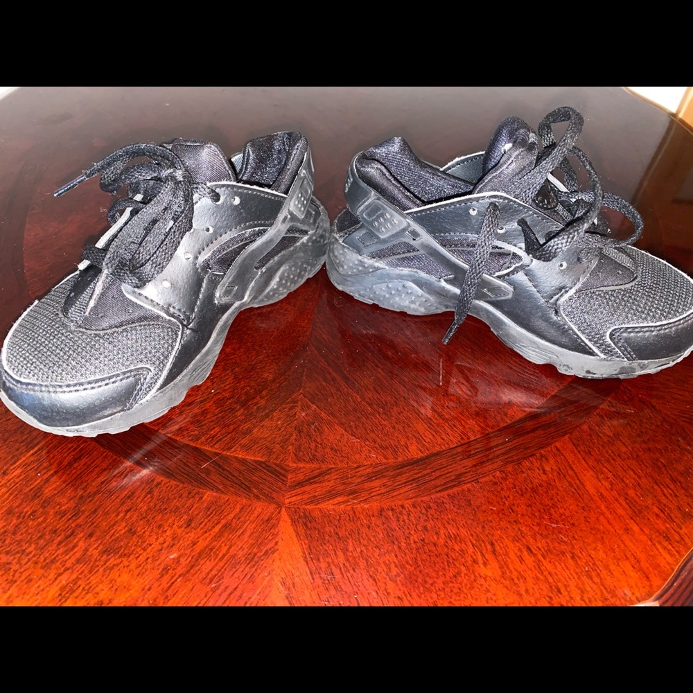 Black kids sneakers